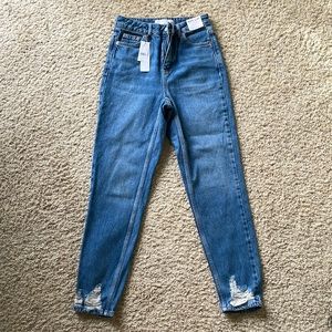 Woman’s mom jean